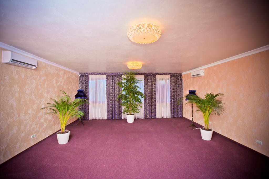 Grand Sport Hotel Brovary Oda fotoğraf
