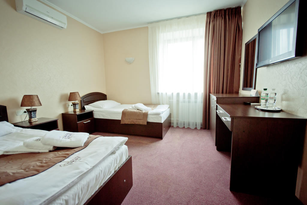 Grand Sport Hotel Brovary Oda fotoğraf