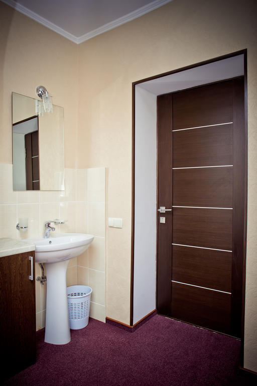 Grand Sport Hotel Brovary Oda fotoğraf