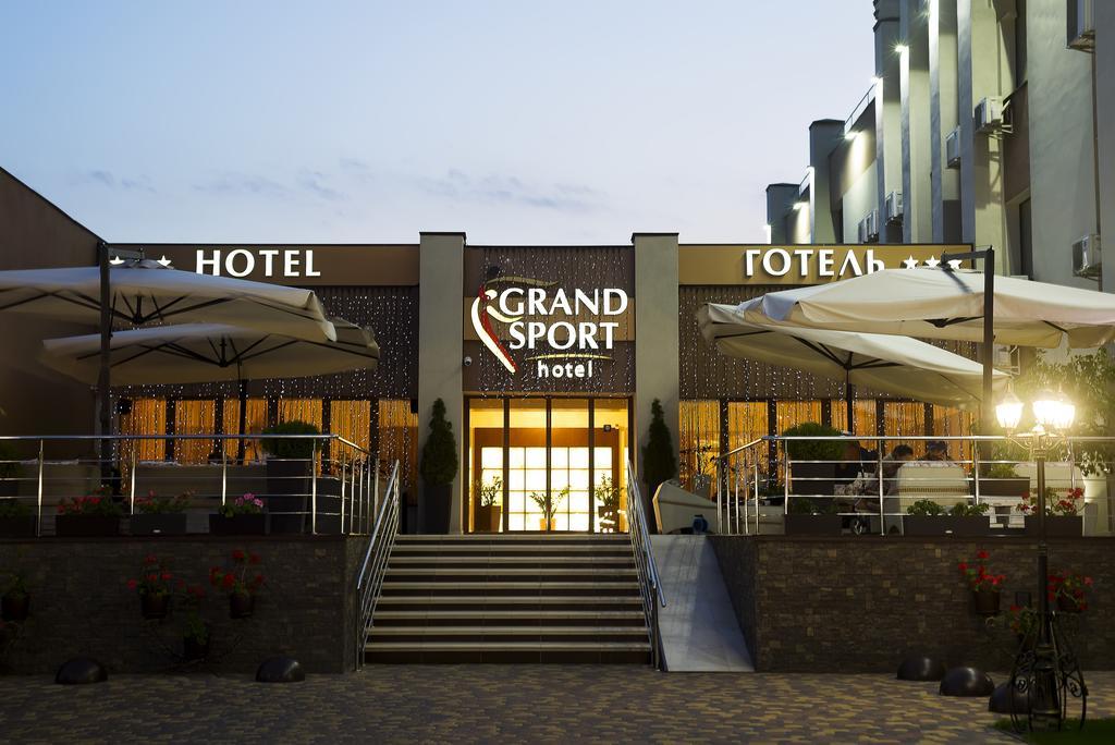 Grand Sport Hotel Brovary Dış mekan fotoğraf